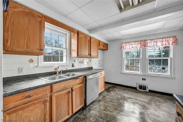 9704 S Highland Avenue, Garfield Heights, OH 44125