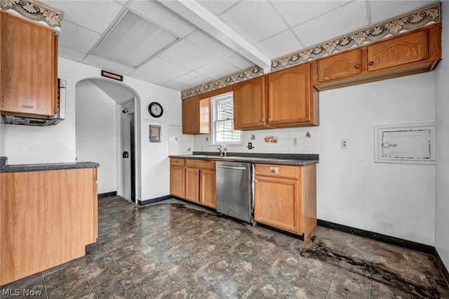 9704 S Highland Avenue, Garfield Heights, OH 44125