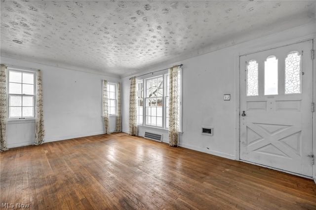 9704 S Highland Avenue, Garfield Heights, OH 44125