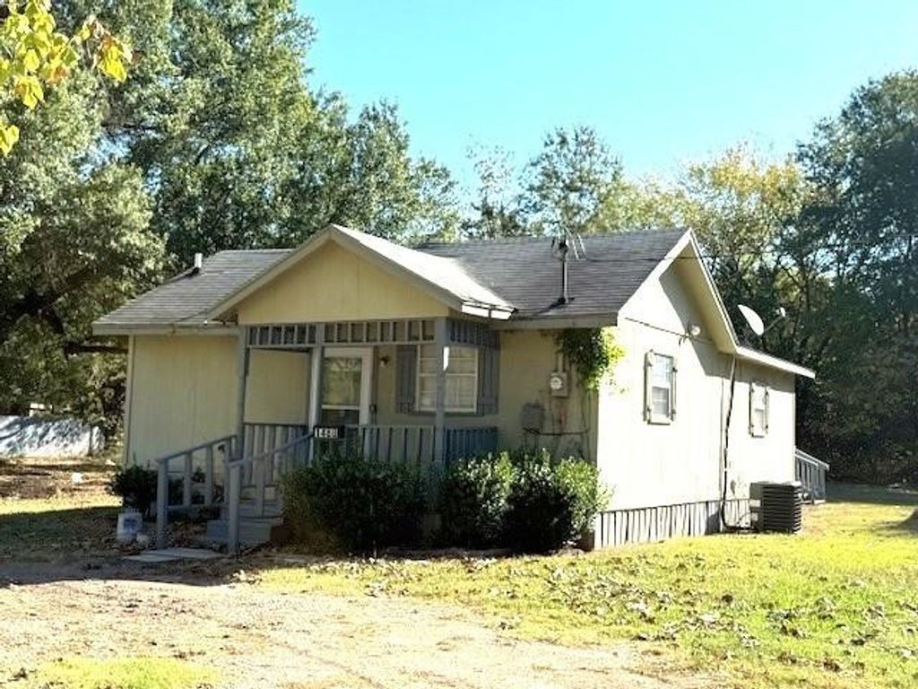 1480 10th Street NE, Paris, TX 75460