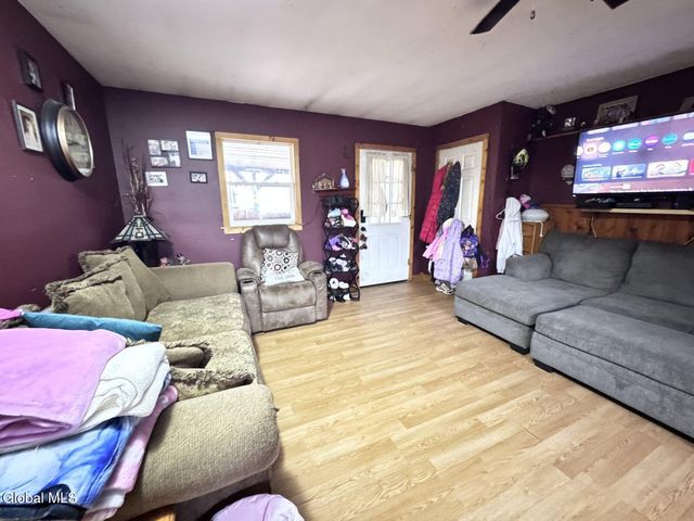 1427 North Road, Glenville, NY 12010