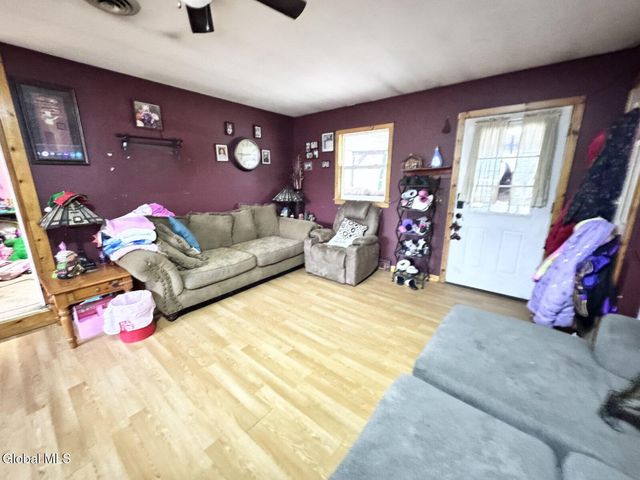 1427 North Road, Glenville, NY 12010