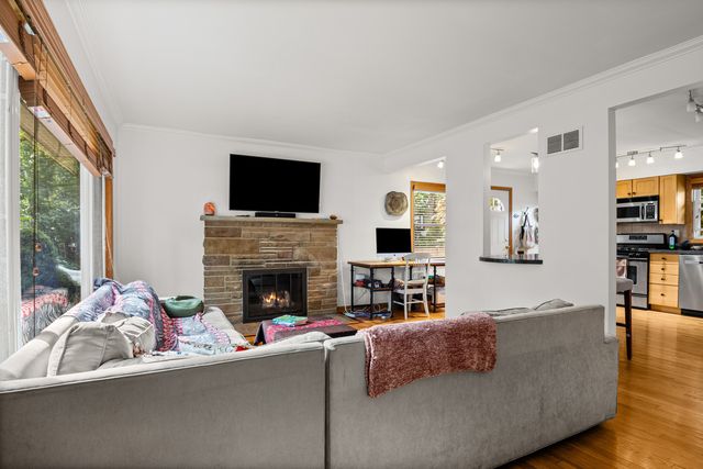 8536 Kedvale Avenue, Skokie, IL 60076