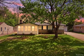 15760 Green Lane Avenue, Livonia, MI 48154