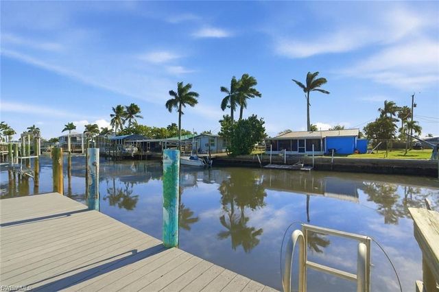 2607 Bayshore DR, Matlacha, FL 33993