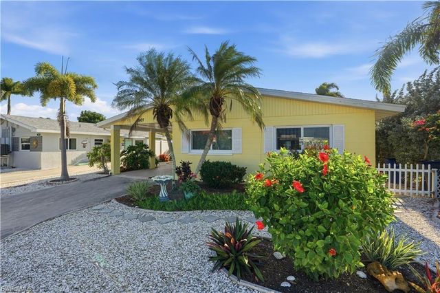 2607 Bayshore DR, Matlacha, FL 33993