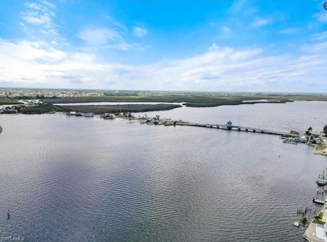 2607 Bayshore DR, Matlacha, FL 33993
