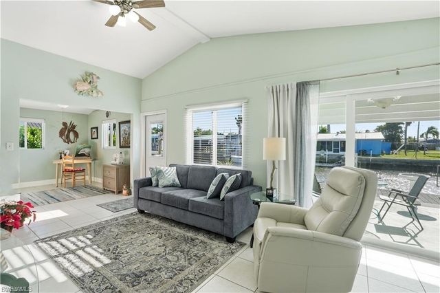 2607 Bayshore DR, Matlacha, FL 33993
