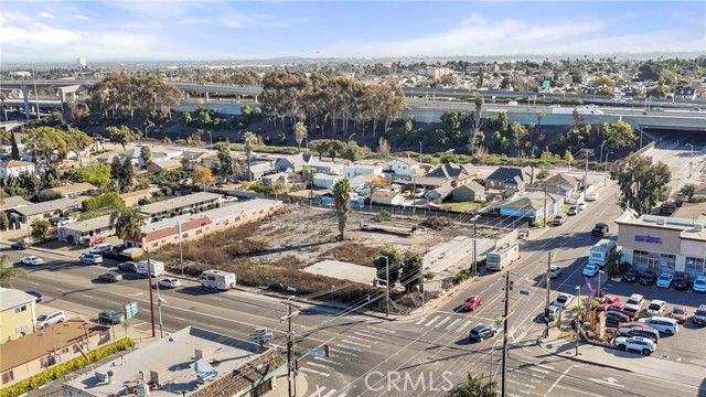 11400 S Hoover Street, Los Angeles, CA 90044