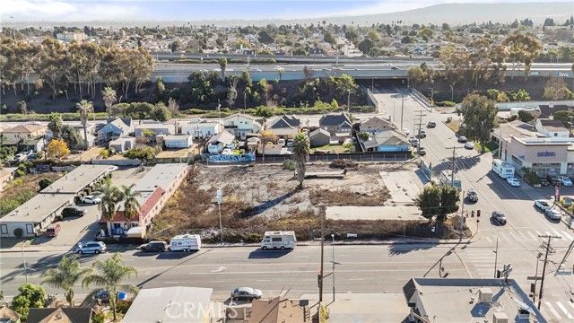 11400 S Hoover Street, Los Angeles, CA 90044