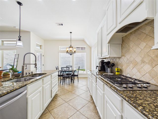 3392 Melony Hill Lane, Pearland, TX 77584