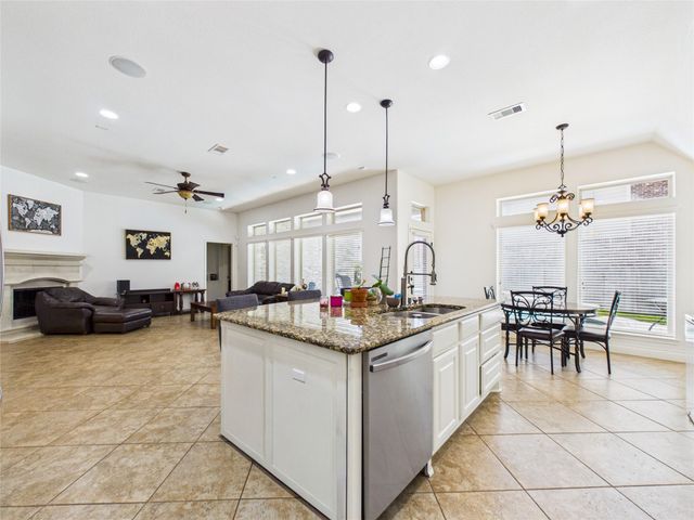 3392 Melony Hill Lane, Pearland, TX 77584