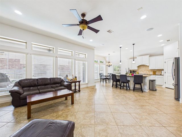 3392 Melony Hill Lane, Pearland, TX 77584