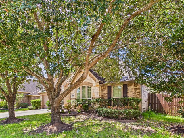 3392 Melony Hill Lane, Pearland, TX 77584