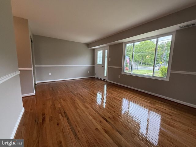 4103 MASSACHUSETTS AVE SE, Washington, DC 20019