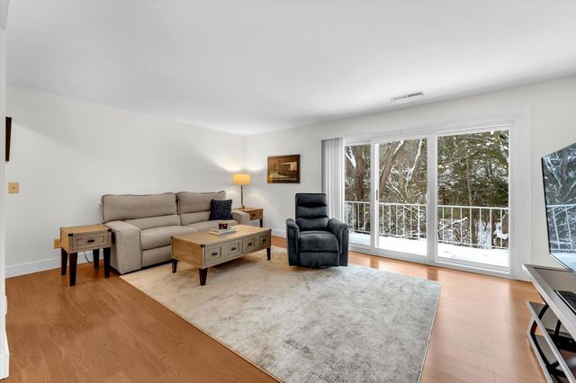 6716 Cascade Road Se 46, Cascade Twp, MI 49546