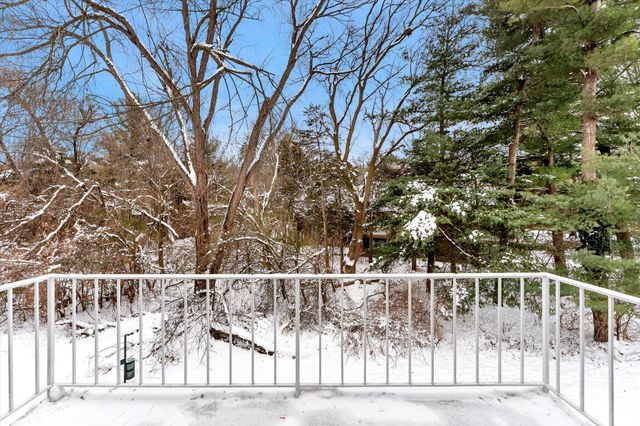 6716 Cascade Road Se 46, Cascade Twp, MI 49546