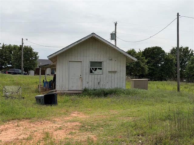 20265 Fairbanks Lane, Tecumseh, OK 74873