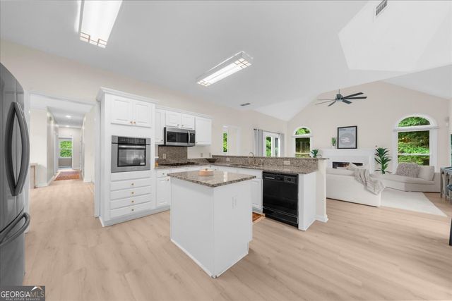 567 Shadow Oaks Drive, Stone Mountain, GA 30087