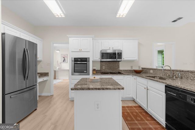 567 Shadow Oaks Drive, Stone Mountain, GA 30087