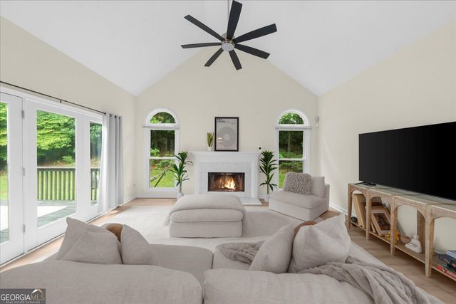 567 Shadow Oaks Drive, Stone Mountain, GA 30087