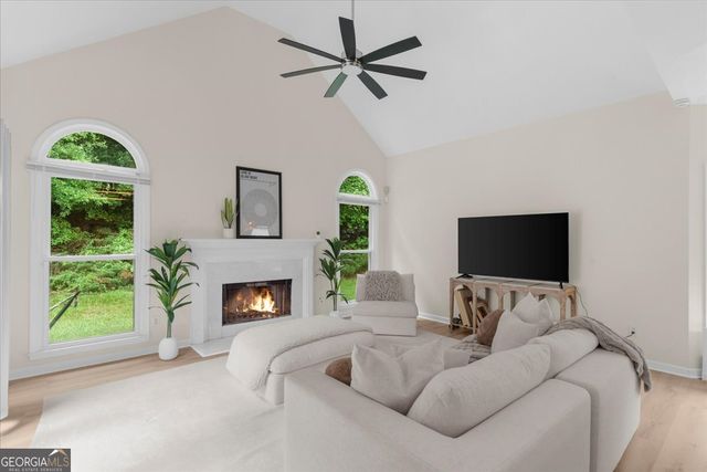 567 Shadow Oaks Drive, Stone Mountain, GA 30087