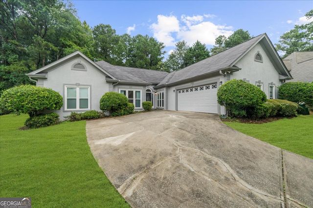 567 Shadow Oaks Drive, Stone Mountain, GA 30087
