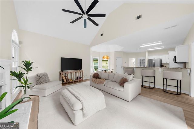 567 Shadow Oaks Drive, Stone Mountain, GA 30087