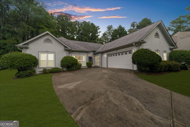 567 Shadow Oaks Drive, Stone Mountain, GA 30087