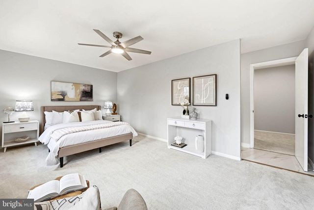 5844 KARA PL, Burke, VA 22015