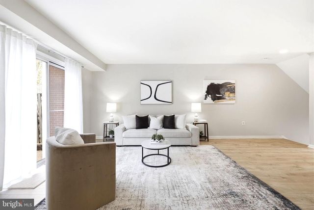 5844 KARA PL, Burke, VA 22015