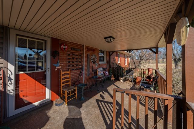 4606 Highway 31, W, Cottontown, TN 37048