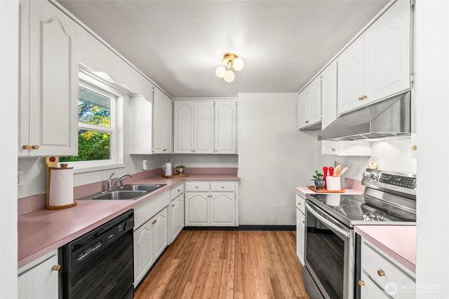 919 N Winnifred Street, Tacoma, WA 98406