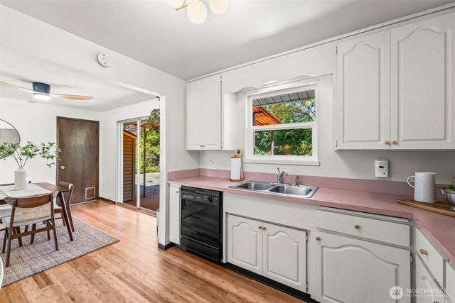 919 N Winnifred Street, Tacoma, WA 98406
