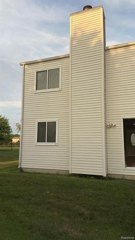 2824 Roundtree Drive, Troy, MI 48083