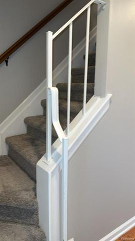 2824 Roundtree Drive, Troy, MI 48083