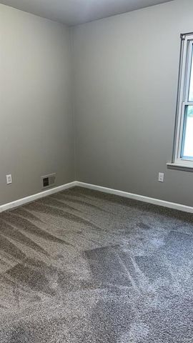 2824 Roundtree Drive, Troy, MI 48083