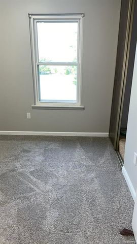 2824 Roundtree Drive, Troy, MI 48083