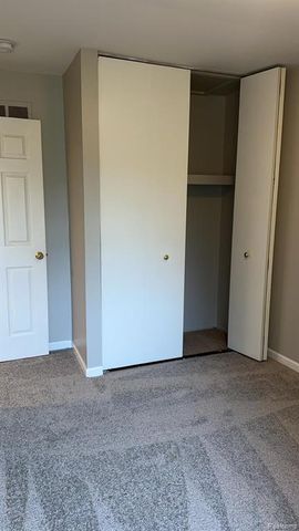 2824 Roundtree Drive, Troy, MI 48083