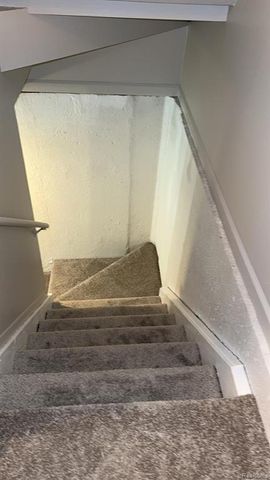 2824 Roundtree Drive, Troy, MI 48083