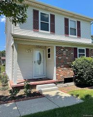 2824 Roundtree Drive, Troy, MI 48083