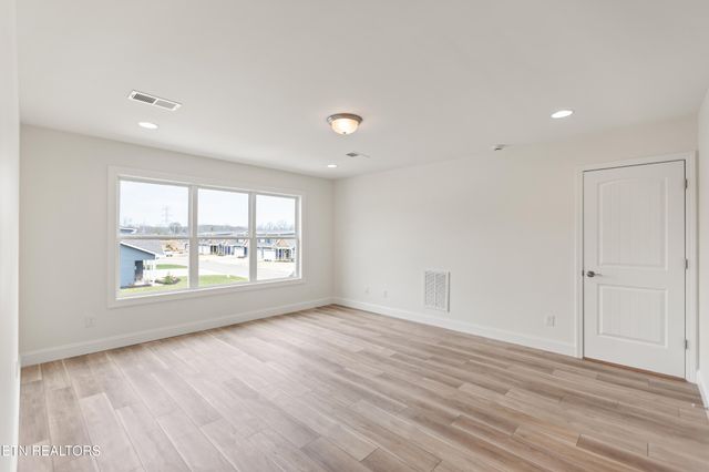 7330 Whispering Creek Lane, Powell, TN 37849