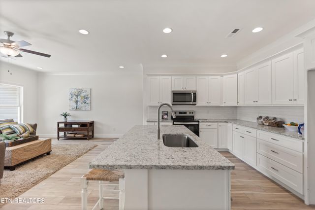 7330 Whispering Creek Lane, Powell, TN 37849