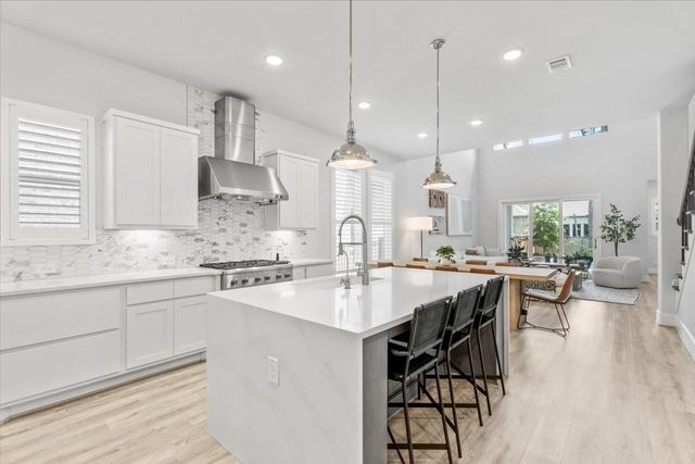 28 Clearview Terrace Place, Tomball, TX 77375