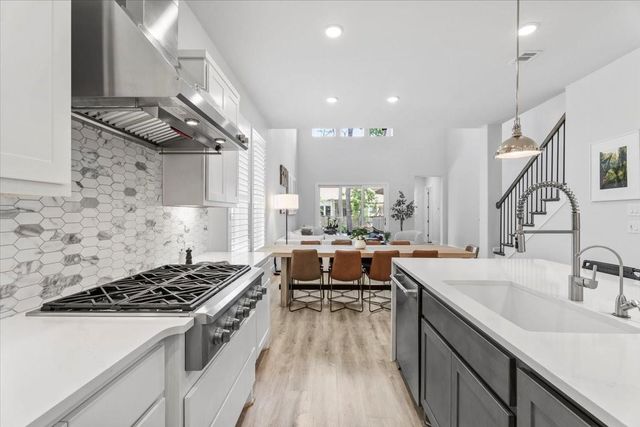 28 Clearview Terrace Place, Tomball, TX 77375