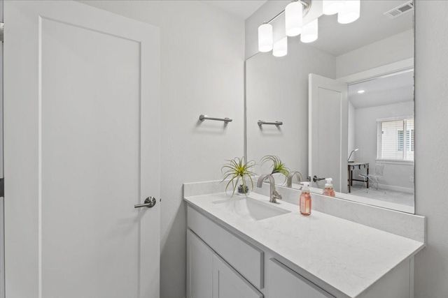 28 Clearview Terrace Place, Tomball, TX 77375