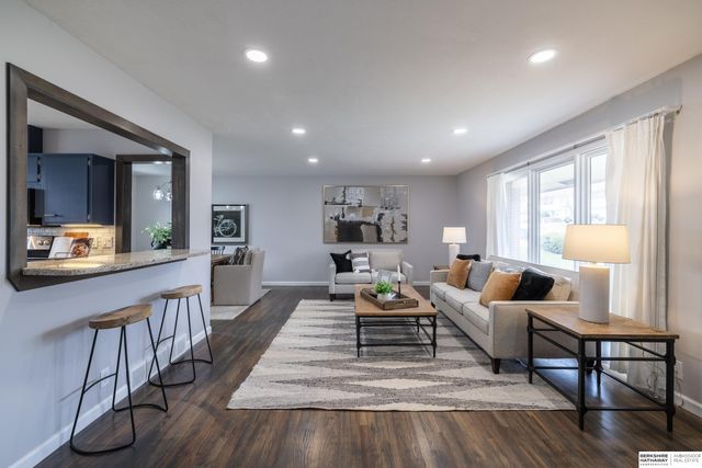 9605 Ruggles Street, Omaha, NE 68134