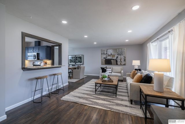 9605 Ruggles Street, Omaha, NE 68134