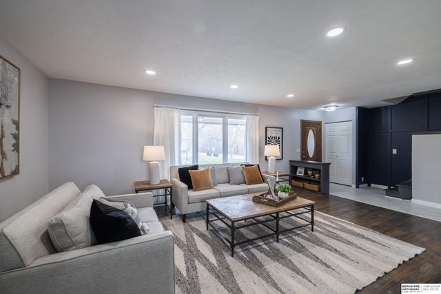 9605 Ruggles Street, Omaha, NE 68134