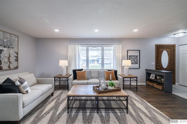 9605 Ruggles Street, Omaha, NE 68134